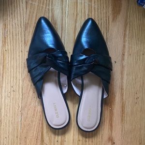 Old Navy black flats size 9